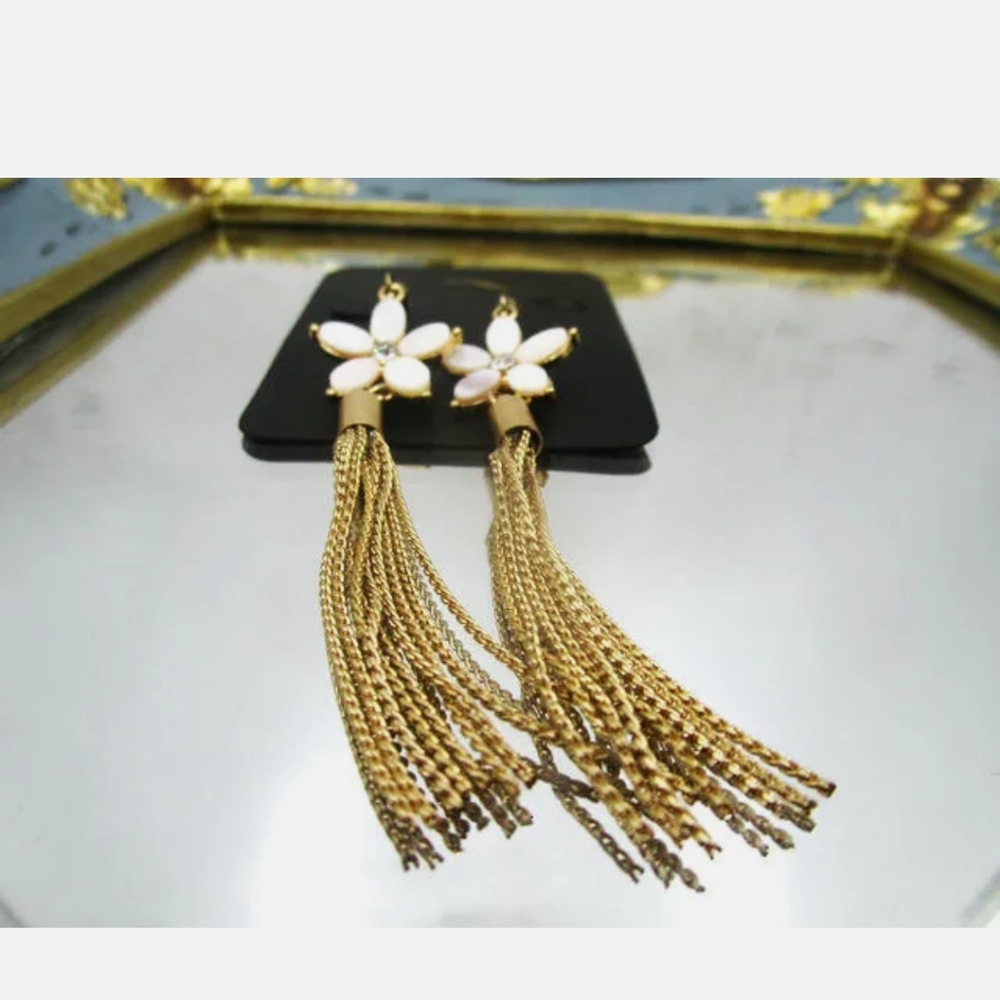 New fashion white & gold flower hook dangle earrings